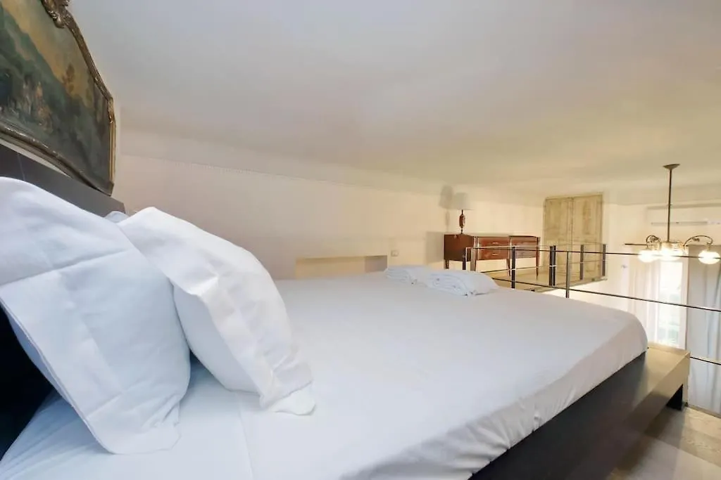 Apartmán Bright Flat With Wonderful Views In The Centre Řím 0*,